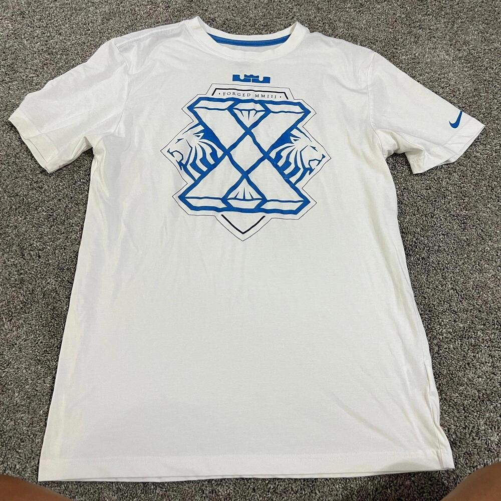 Lebron James T Shirt edium
